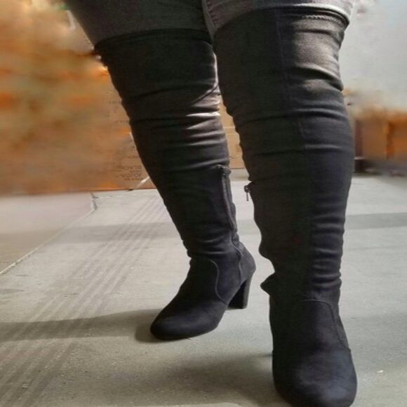 RESTOCKED!! BLACK OVER THE KNEE BOOTS - Picture 6 of 8